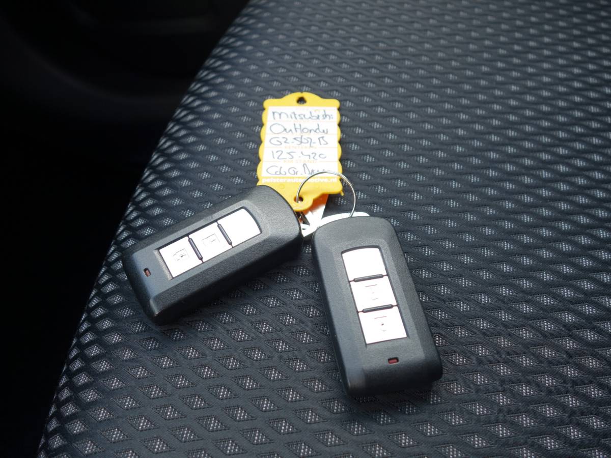 Mitsubishi Outlander Mitsubishi Outlander 2.0 CVT Business | 18″ LM met all seasonbanden