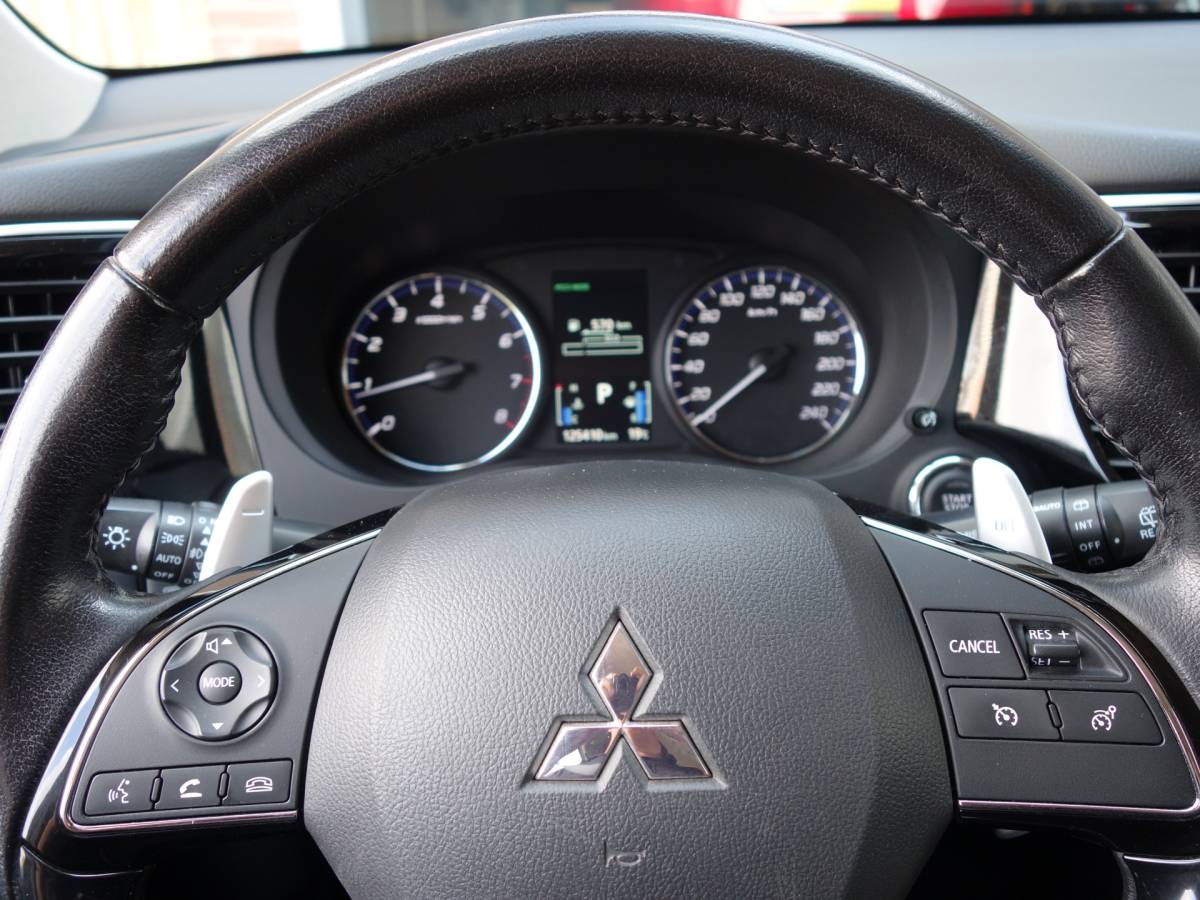 Mitsubishi Outlander Mitsubishi Outlander 2.0 CVT Business | 18″ LM met all seasonbanden