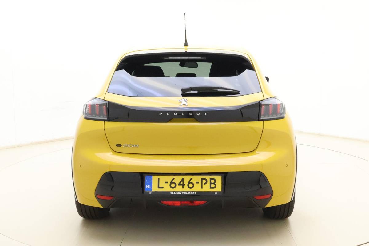 Peugeot e-208 Peugeot e-208 EV Blue Lease Allure 50 kWh | 136PK | 3 Fase | Cruise Control | Navigatie | Parkeercamera | Apple Carplay & Android Auto | Full LED