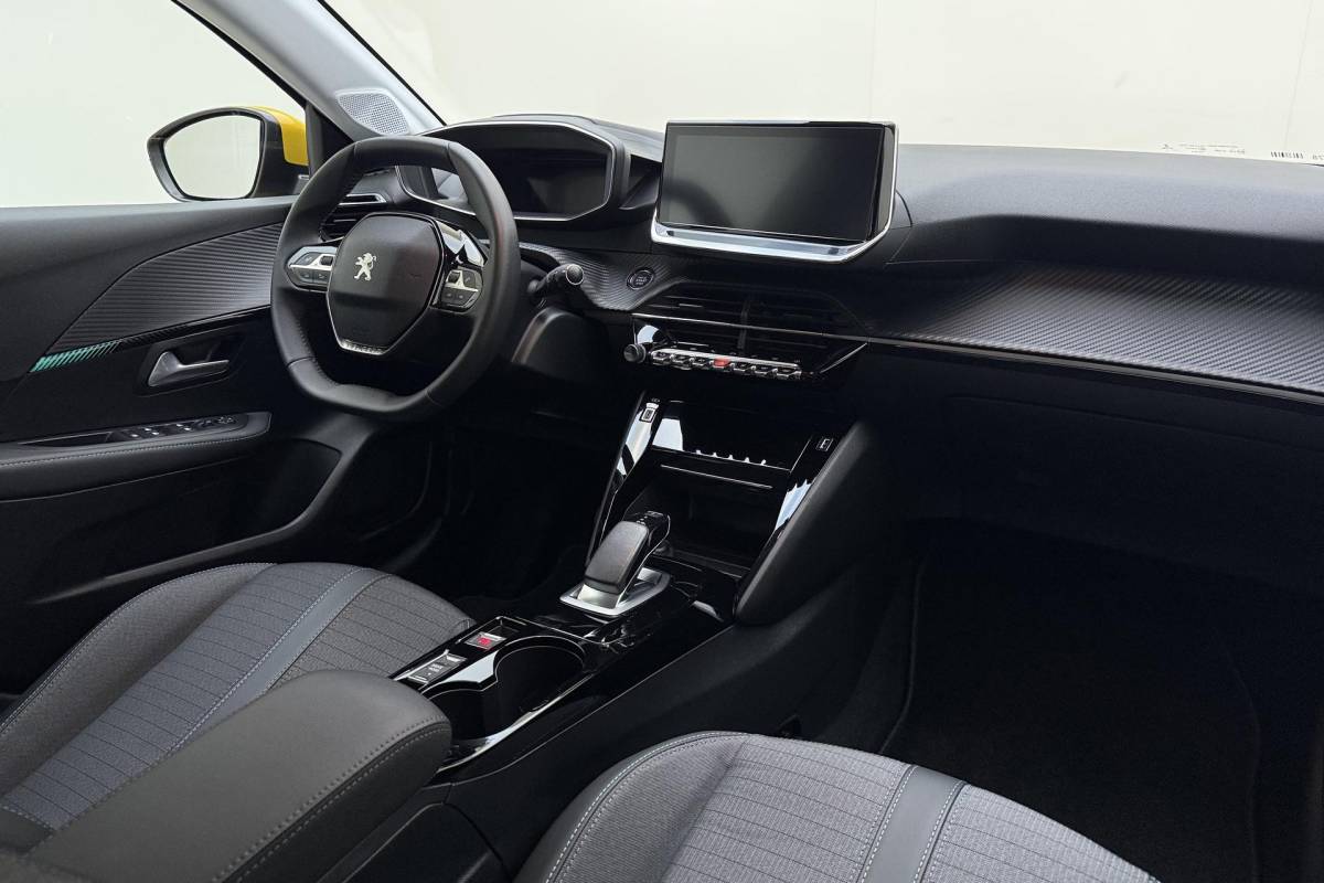 Peugeot e-208 Peugeot e-208 EV Blue Lease Allure 50 kWh | 136PK | 3 Fase | Cruise Control | Navigatie | Parkeercamera | Apple Carplay & Android Auto | Full LED