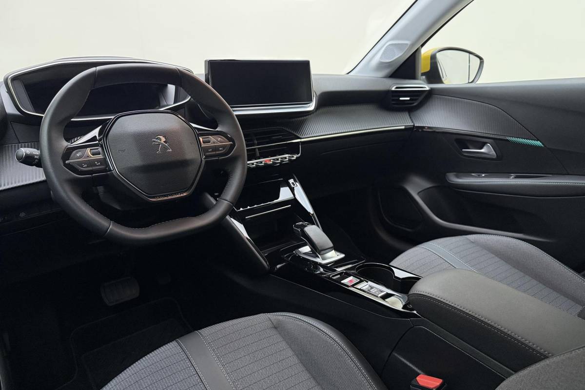Peugeot e-208 Peugeot e-208 EV Blue Lease Allure 50 kWh | 136PK | 3 Fase | Cruise Control | Navigatie | Parkeercamera | Apple Carplay & Android Auto | Full LED