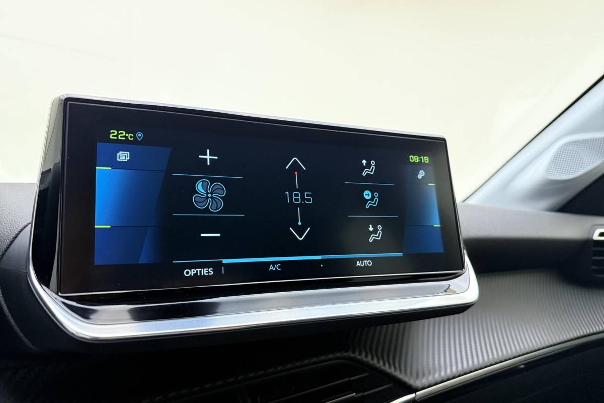Peugeot e-208 Peugeot e-208 EV Blue Lease Allure 50 kWh | 136PK | 3 Fase | Cruise Control | Navigatie | Parkeercamera | Apple Carplay & Android Auto | Full LED