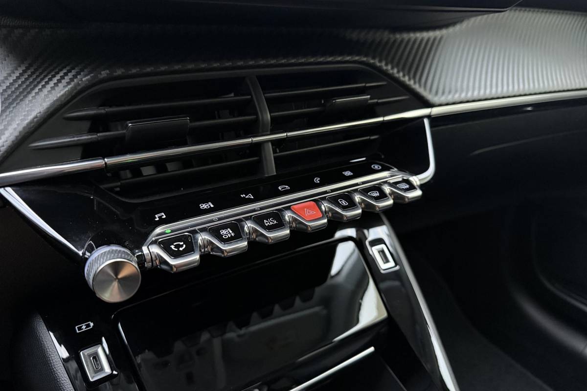 Peugeot e-208 Peugeot e-208 EV Blue Lease Allure 50 kWh | 136PK | 3 Fase | Cruise Control | Navigatie | Parkeercamera | Apple Carplay & Android Auto | Full LED