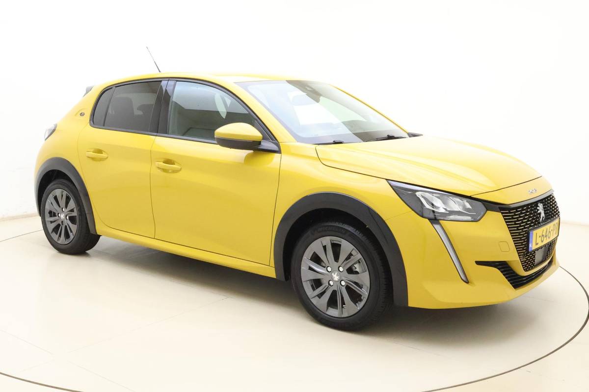 Peugeot e-208 Peugeot e-208 EV Blue Lease Allure 50 kWh | 136PK | 3 Fase | Cruise Control | Navigatie | Parkeercamera | Apple Carplay & Android Auto | Full LED