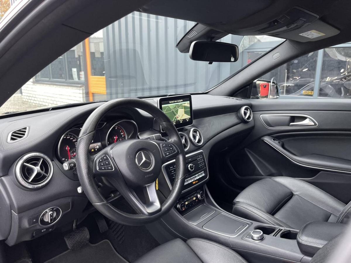 Mercedes-Benz CLA Mercedes CLA-klasse Shooting Brake 250 CARPLAY|CAMERA|TREKHAAK|NAPPA-LEER|NAVIGATIE|CRUISE CONTROL|STOELVERWARMING