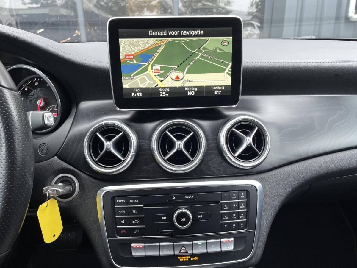 Mercedes-Benz CLA Mercedes CLA-klasse Shooting Brake 250 CARPLAY|CAMERA|TREKHAAK|NAPPA-LEER|NAVIGATIE|CRUISE CONTROL|STOELVERWARMING