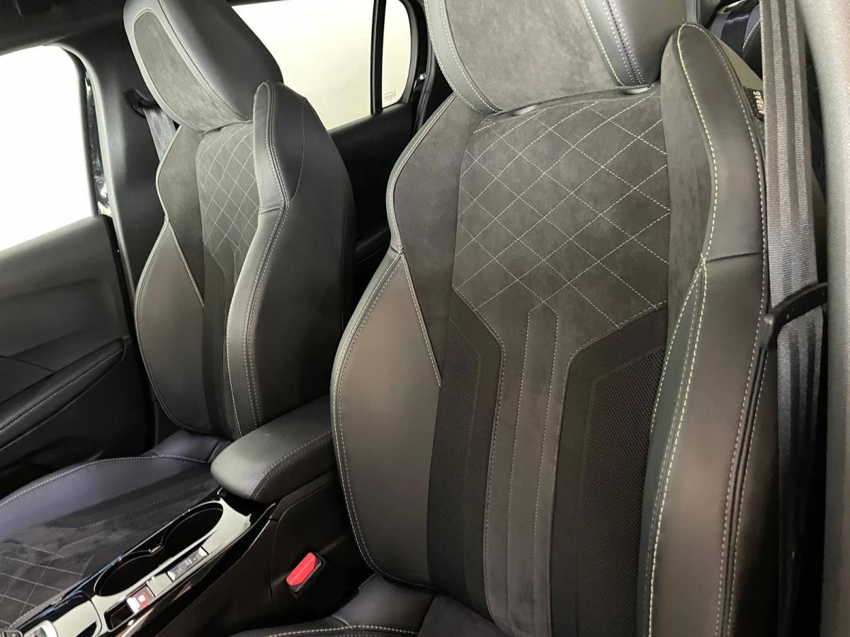 Peugeot 208 Peugeot 208 1.2 PureTech GT Pack 130PK AUTOMAAT PANO ALCANTARA AIRCO NAVI CRUISE STOELVERW KEYLESS APPLE CARPLAY CAM NIEUWSTAAT