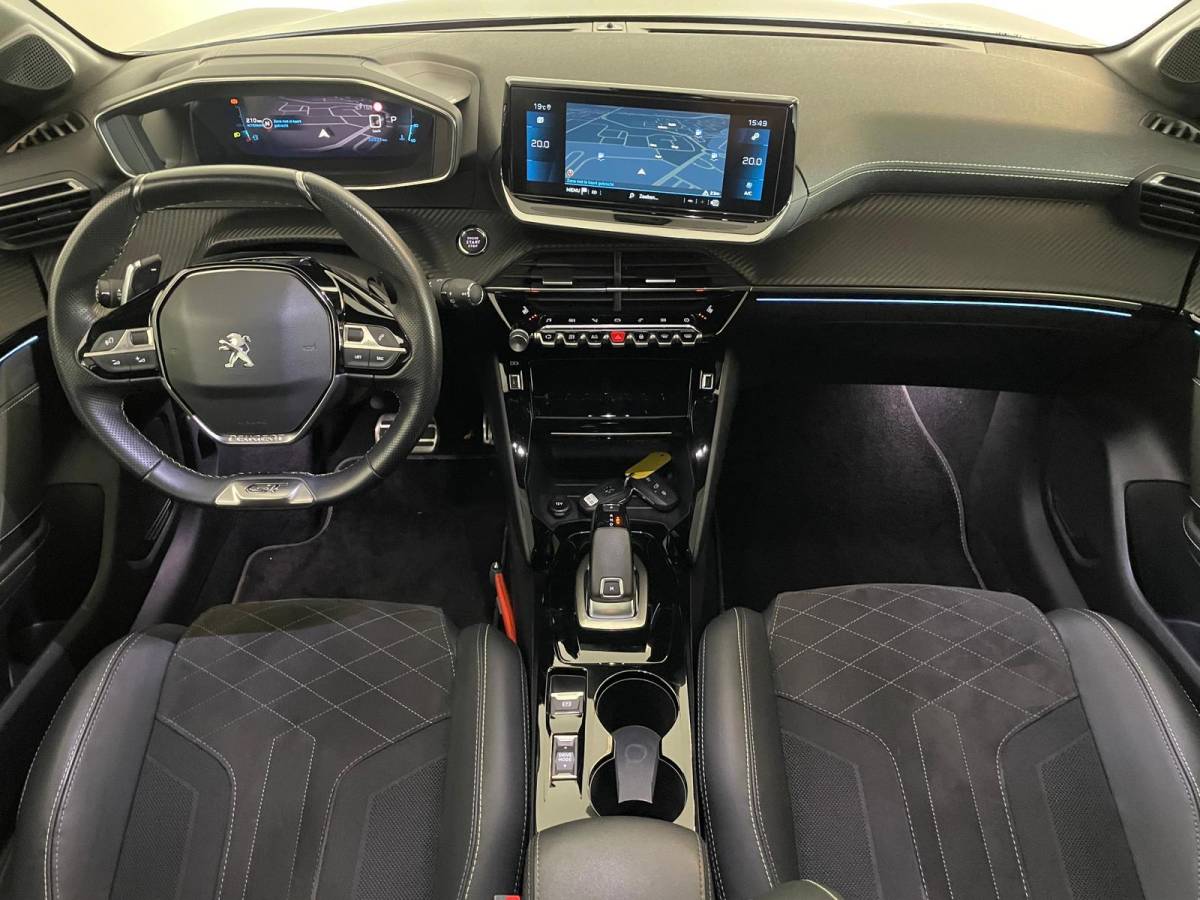 Peugeot 208 Peugeot 208 1.2 PureTech GT Pack 130PK AUTOMAAT PANO ALCANTARA AIRCO NAVI CRUISE STOELVERW KEYLESS APPLE CARPLAY CAM NIEUWSTAAT