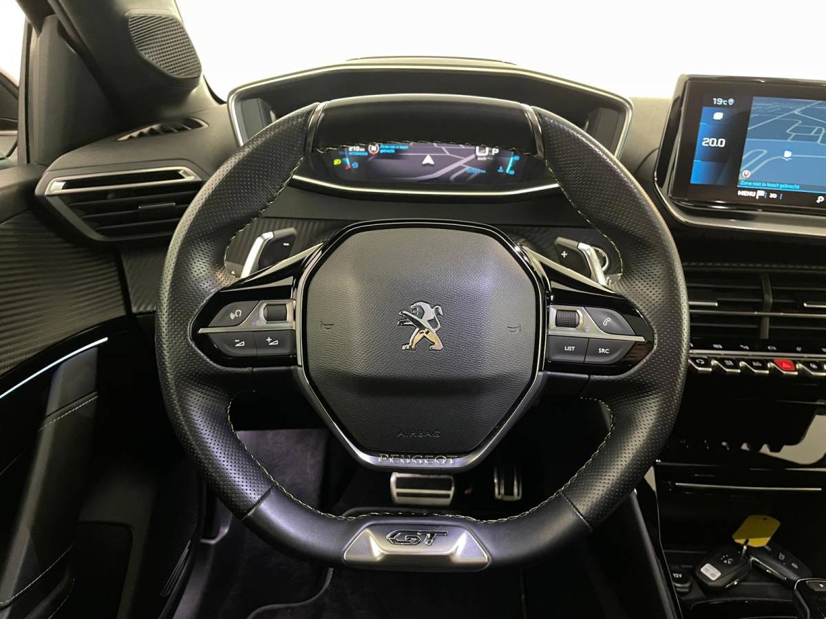 Peugeot 208 Peugeot 208 1.2 PureTech GT Pack 130PK AUTOMAAT PANO ALCANTARA AIRCO NAVI CRUISE STOELVERW KEYLESS APPLE CARPLAY CAM NIEUWSTAAT