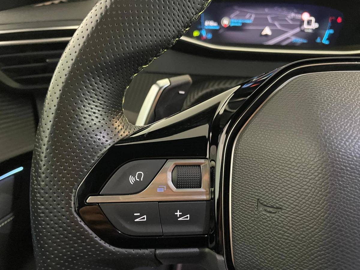 Peugeot 208 Peugeot 208 1.2 PureTech GT Pack 130PK AUTOMAAT PANO ALCANTARA AIRCO NAVI CRUISE STOELVERW KEYLESS APPLE CARPLAY CAM NIEUWSTAAT