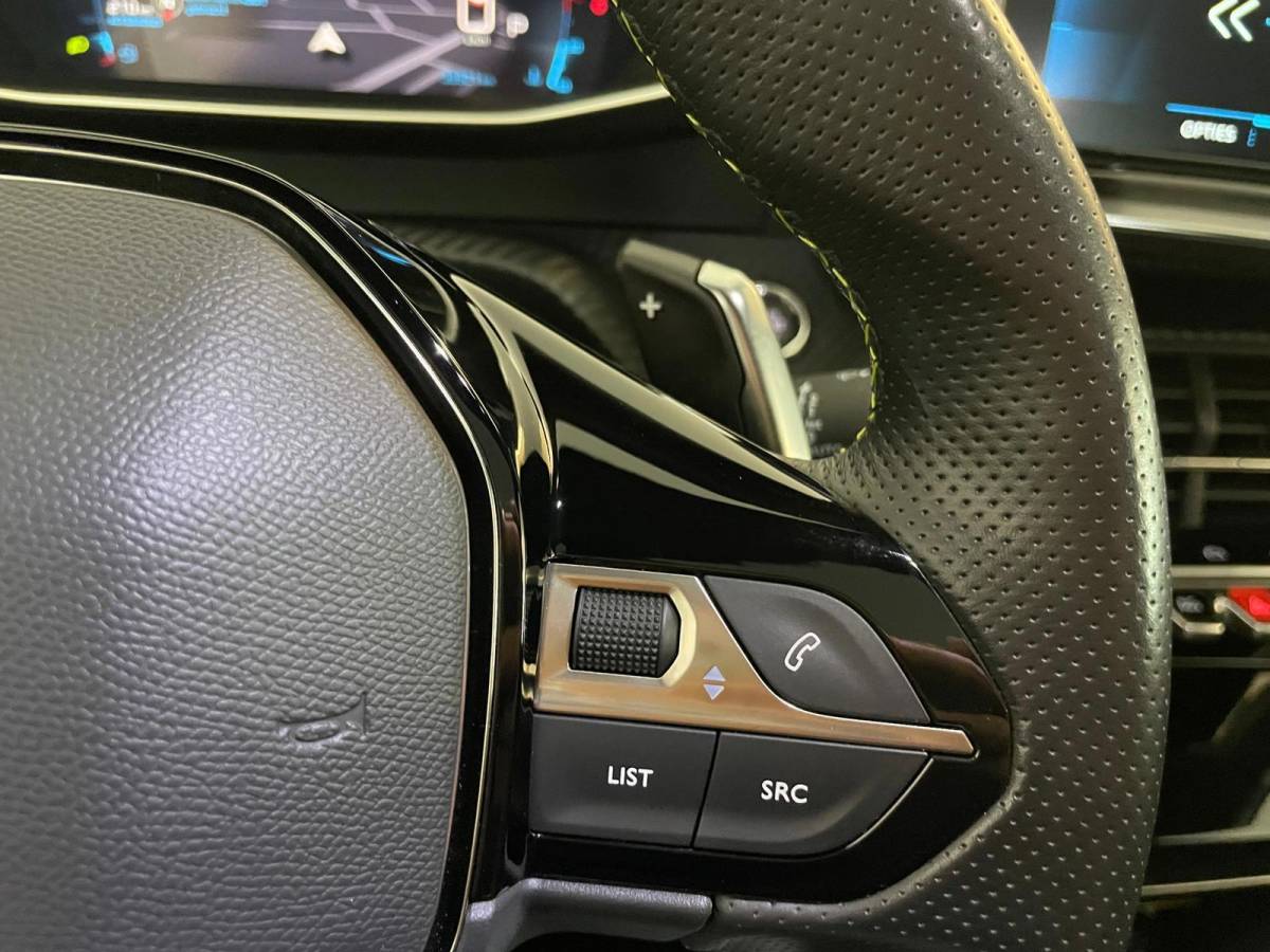 Peugeot 208 Peugeot 208 1.2 PureTech GT Pack 130PK AUTOMAAT PANO ALCANTARA AIRCO NAVI CRUISE STOELVERW KEYLESS APPLE CARPLAY CAM NIEUWSTAAT