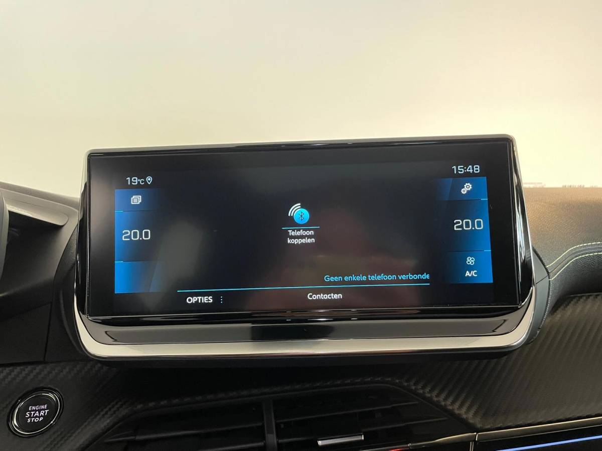 Peugeot 208 Peugeot 208 1.2 PureTech GT Pack 130PK AUTOMAAT PANO ALCANTARA AIRCO NAVI CRUISE STOELVERW KEYLESS APPLE CARPLAY CAM NIEUWSTAAT