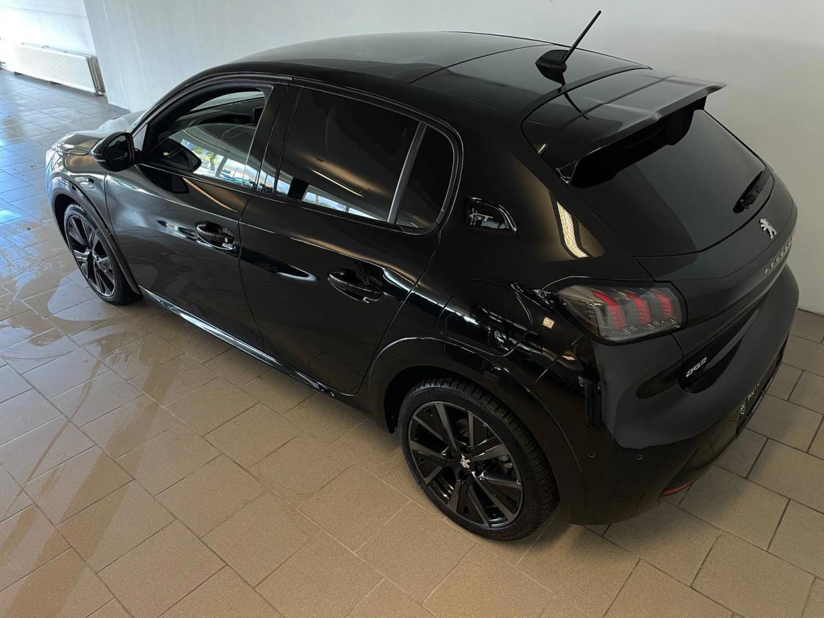 Peugeot 208 Peugeot 208 1.2 PureTech GT Pack 130PK AUTOMAAT PANO ALCANTARA AIRCO NAVI CRUISE STOELVERW KEYLESS APPLE CARPLAY CAM NIEUWSTAAT