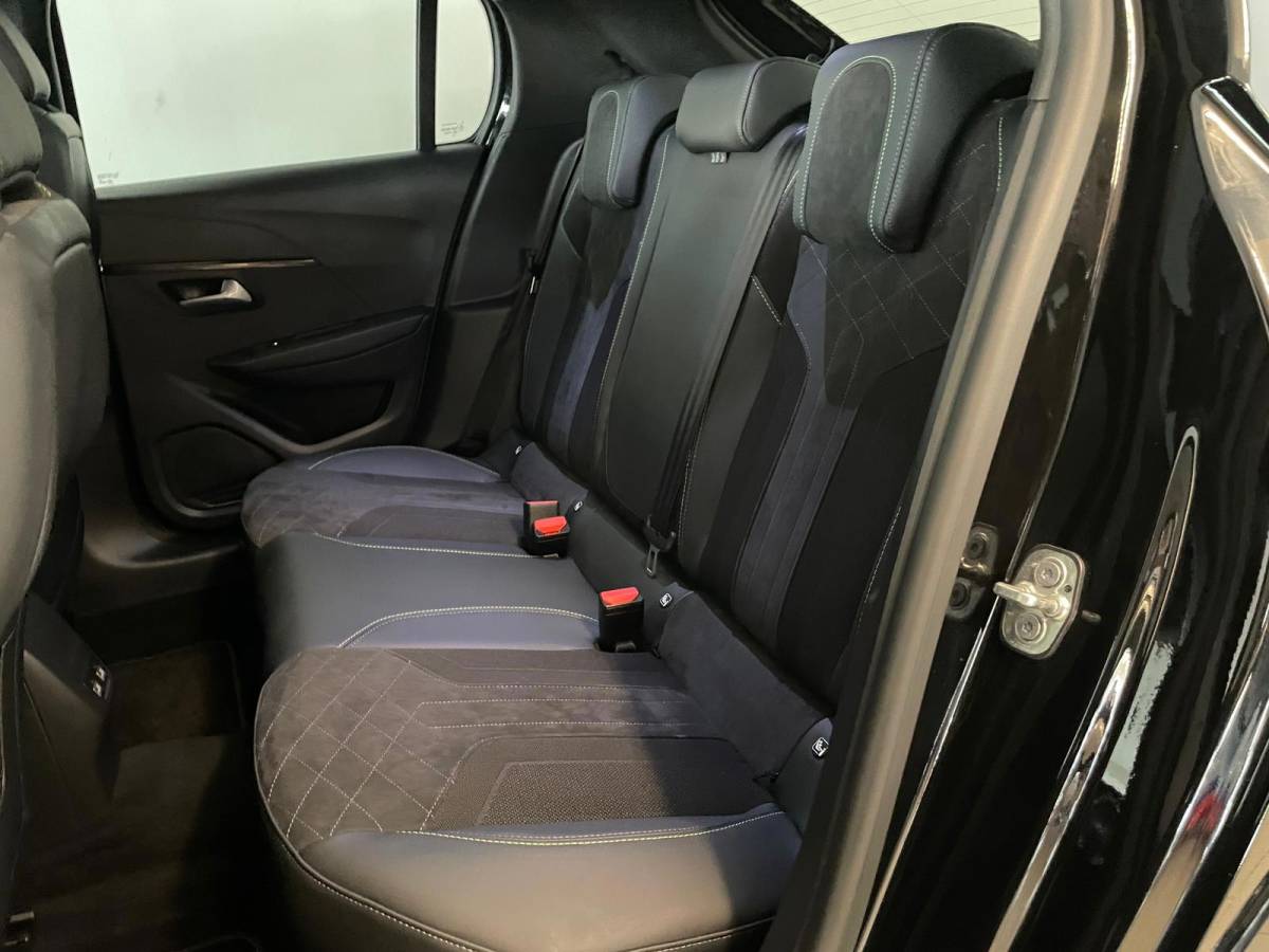 Peugeot 208 Peugeot 208 1.2 PureTech GT Pack 130PK AUTOMAAT PANO ALCANTARA AIRCO NAVI CRUISE STOELVERW KEYLESS APPLE CARPLAY CAM NIEUWSTAAT