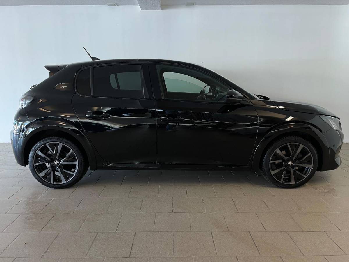 Peugeot 208 Peugeot 208 1.2 PureTech GT Pack 130PK AUTOMAAT PANO ALCANTARA AIRCO NAVI CRUISE STOELVERW KEYLESS APPLE CARPLAY CAM NIEUWSTAAT