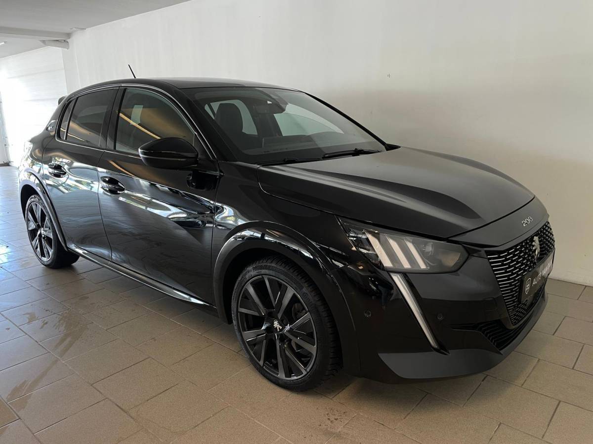 Peugeot 208 Peugeot 208 1.2 PureTech GT Pack 130PK AUTOMAAT PANO ALCANTARA AIRCO NAVI CRUISE STOELVERW KEYLESS APPLE CARPLAY CAM NIEUWSTAAT