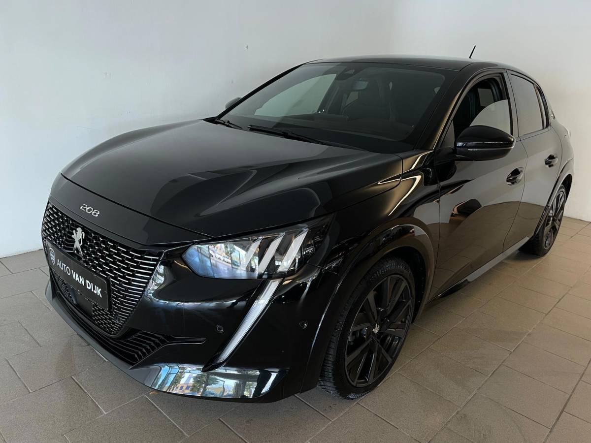 Peugeot 208 Peugeot 208 1.2 PureTech GT Pack 130PK AUTOMAAT PANO ALCANTARA AIRCO NAVI CRUISE STOELVERW KEYLESS APPLE CARPLAY CAM NIEUWSTAAT