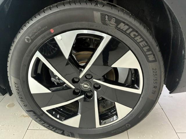 Opel Grandland Opel Grandland 1.2 Turbo Hybrid Edition | Schuif- Panorama dak | AGR Stoelen | HUD | Electrische Achterklep | Premium Soundsystem | Winterpakket |