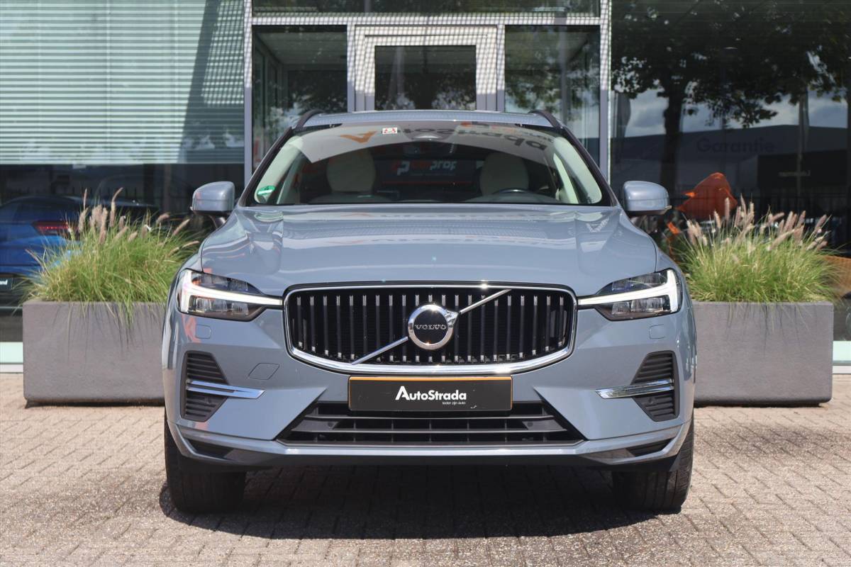Volvo XC60 Volvo XC60 Inscription B5 250pk Geartronic Mild Hybrid I Trekhaak I Navi I Stoel/Stuurverwarming I 2300 KG trekgewicht!