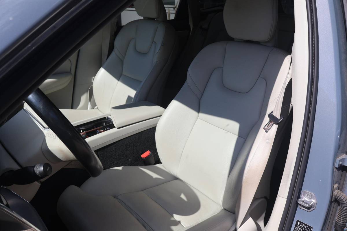 Volvo XC60 Volvo XC60 Inscription B5 250pk Geartronic Mild Hybrid I Trekhaak I Navi I Stoel/Stuurverwarming I 2300 KG trekgewicht!