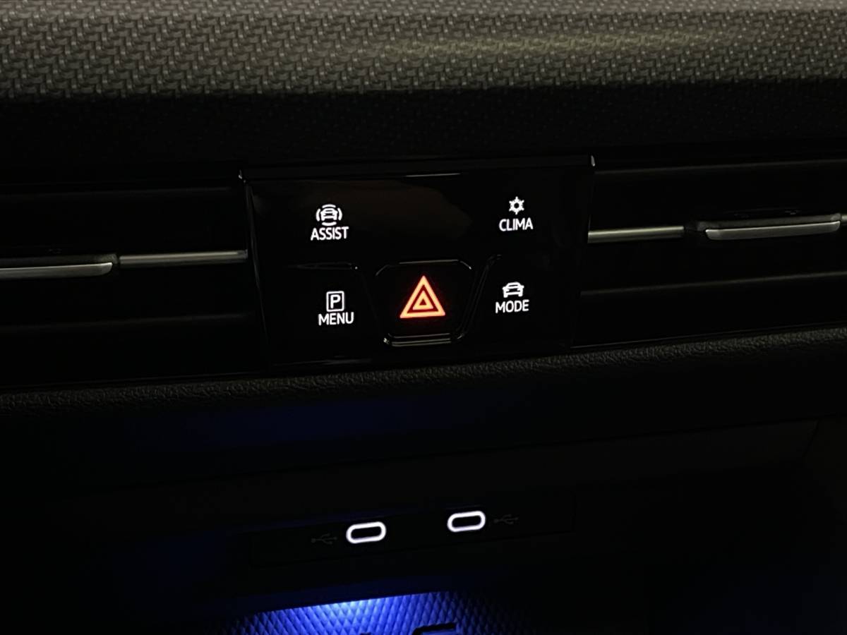 Volkswagen Golf Volkswagen Golf 2.0 TSI R 4Motion | Panoramadak | Harman Kardon | Apple Carplay | Keyless | Sfeerverlichting | Leder |