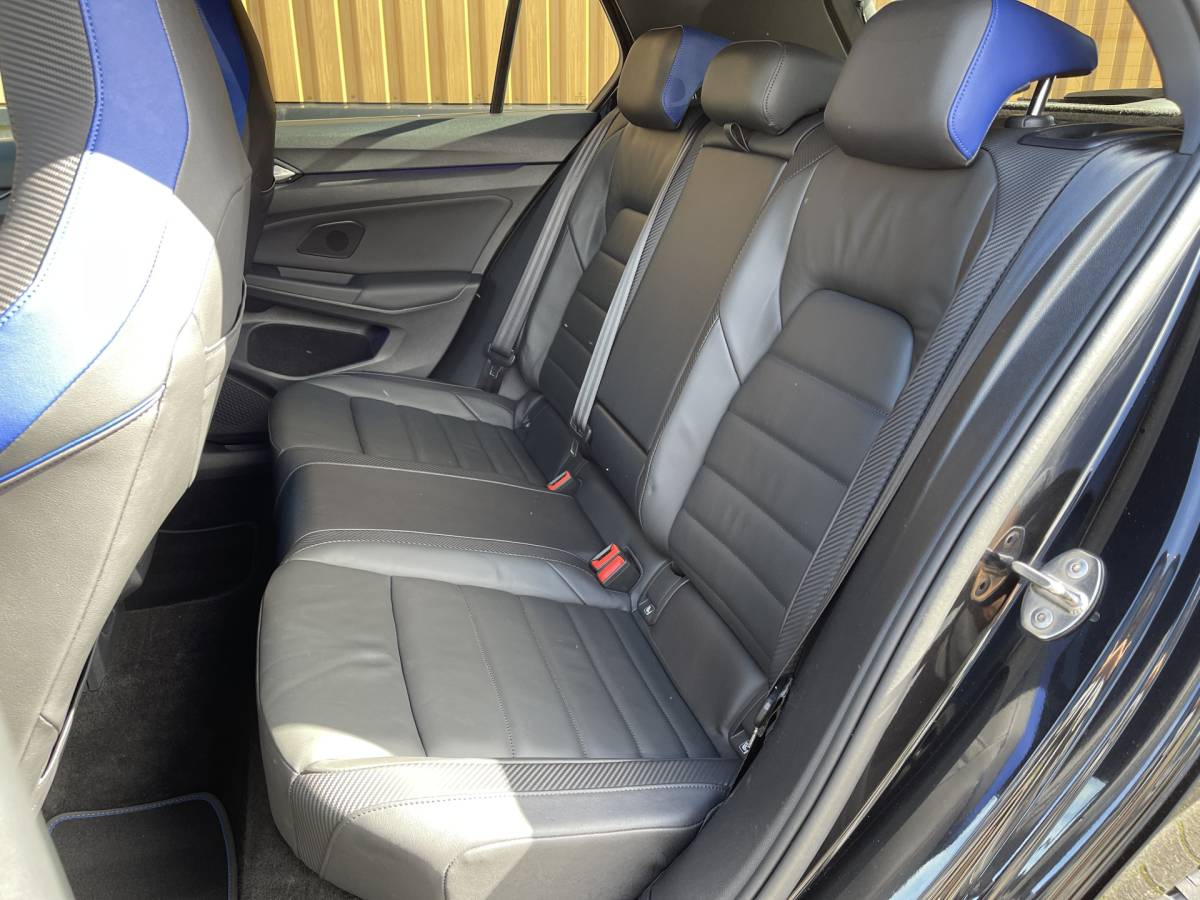 Volkswagen Golf Volkswagen Golf 2.0 TSI R 4Motion | Panoramadak | Harman Kardon | Apple Carplay | Keyless | Sfeerverlichting | Leder |