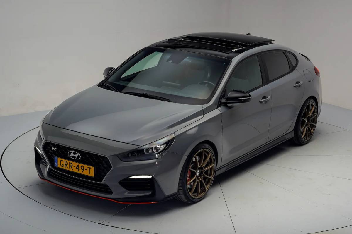 Hyundai i30 Hyundai i30 Fastback 2.0 T-GDI N2 275pk [ Schuifdak Camera Half Leder Led ]