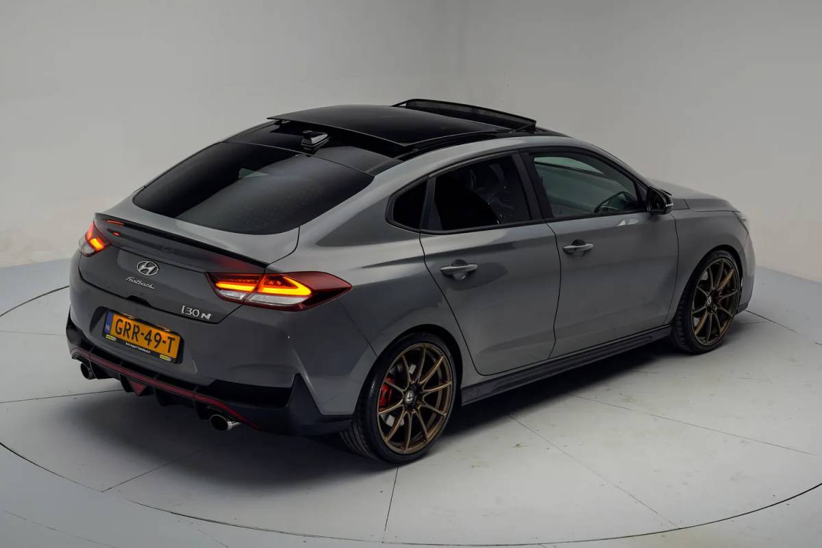 Hyundai i30 Hyundai i30 Fastback 2.0 T-GDI N2 275pk [ Schuifdak Camera Half Leder Led ]