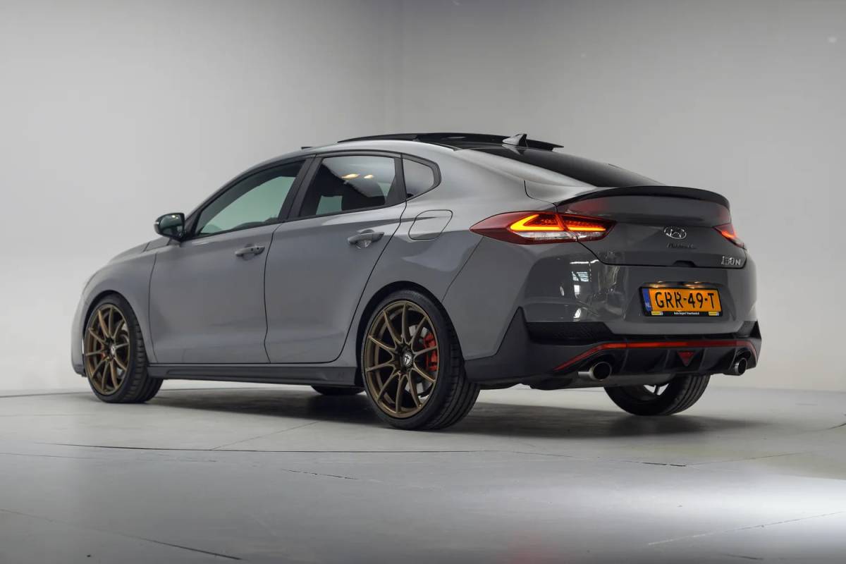 Hyundai i30 Hyundai i30 Fastback 2.0 T-GDI N2 275pk [ Schuifdak Camera Half Leder Led ]