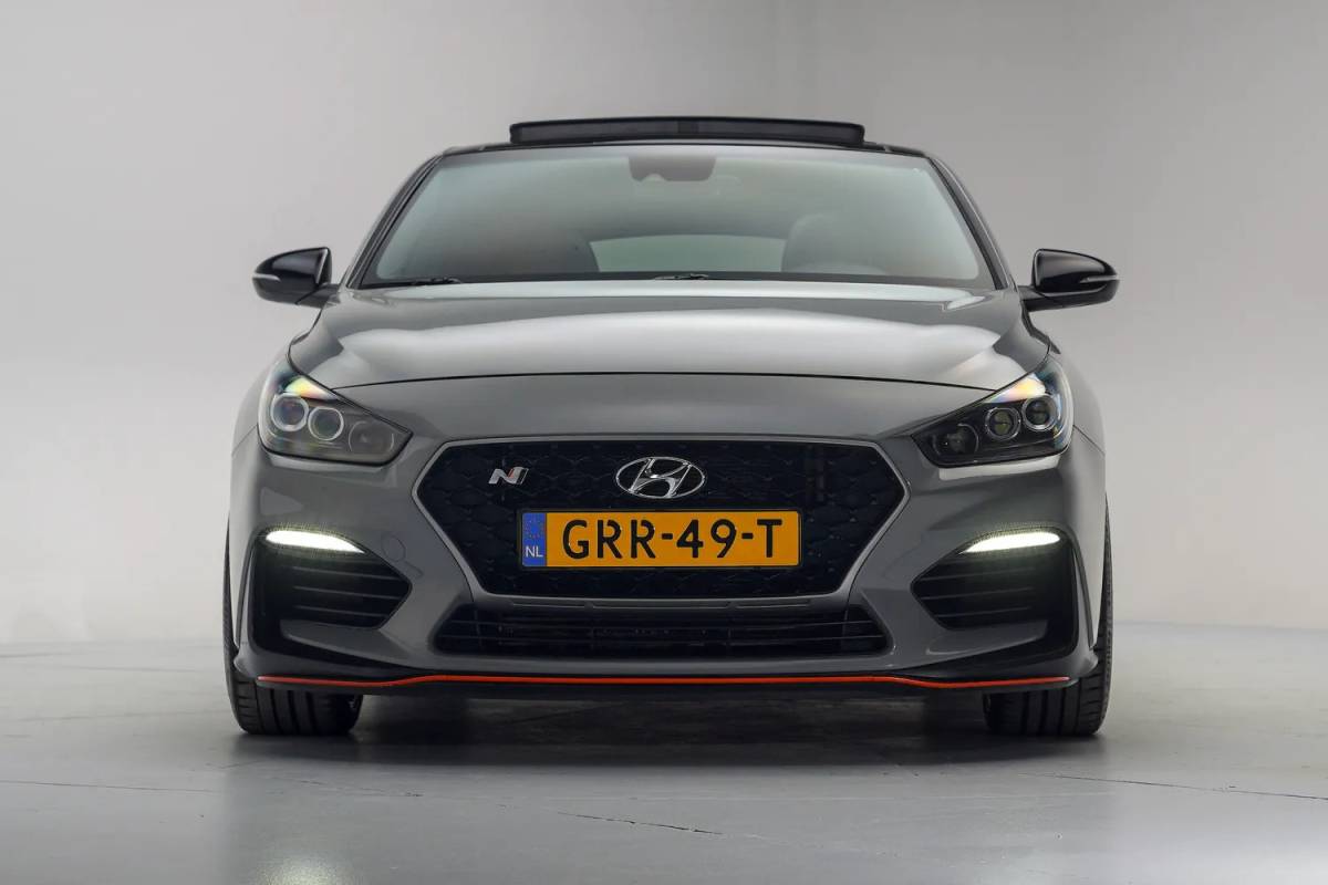 Hyundai i30 Hyundai i30 Fastback 2.0 T-GDI N2 275pk [ Schuifdak Camera Half Leder Led ]