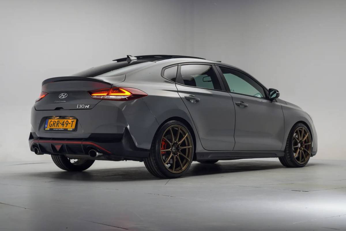 Hyundai i30 Hyundai i30 Fastback 2.0 T-GDI N2 275pk [ Schuifdak Camera Half Leder Led ]