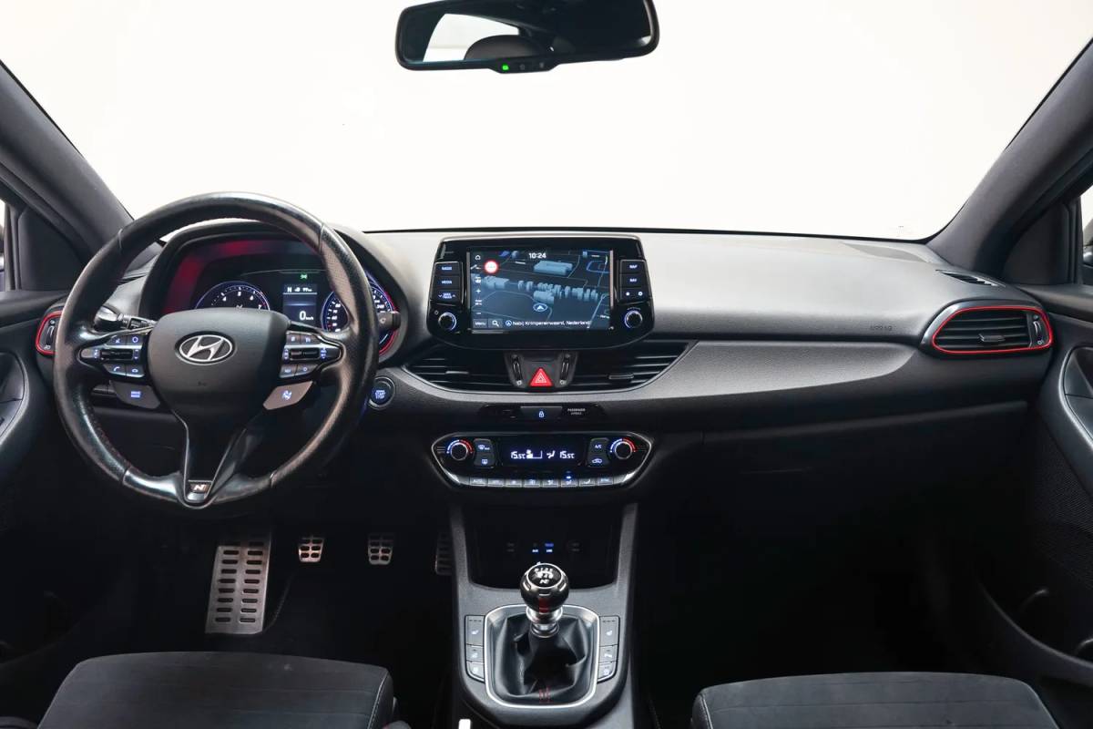 Hyundai i30 Hyundai i30 Fastback 2.0 T-GDI N2 275pk [ Schuifdak Camera Half Leder Led ]