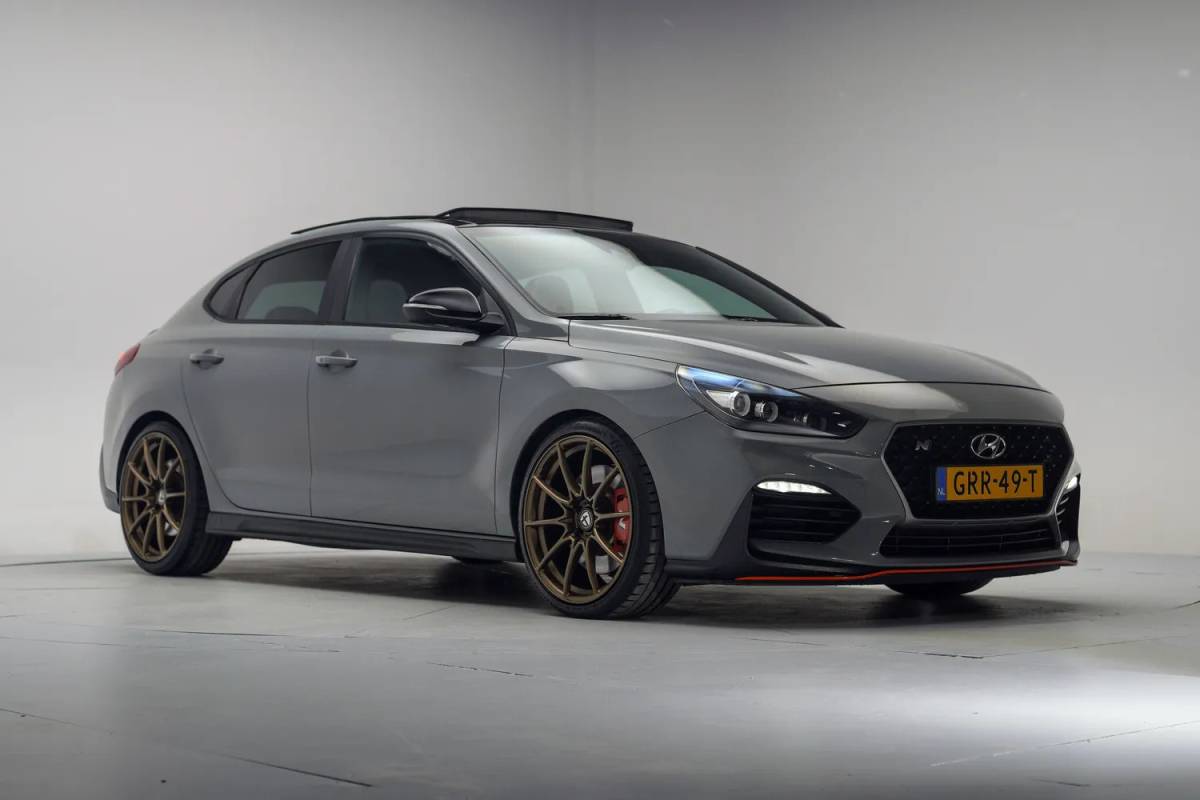 Hyundai i30 Hyundai i30 Fastback 2.0 T-GDI N2 275pk [ Schuifdak Camera Half Leder Led ]