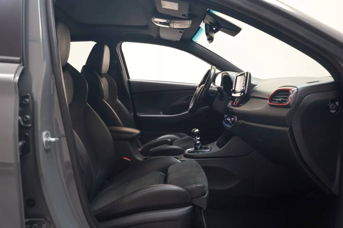 Hyundai i30 Hyundai i30 Fastback 2.0 T-GDI N2 275pk [ Schuifdak Camera Half Leder Led ]