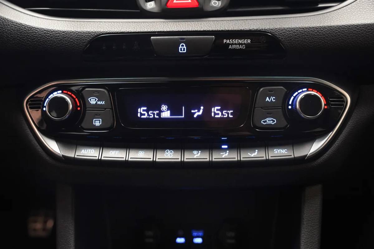 Hyundai i30 Hyundai i30 Fastback 2.0 T-GDI N2 275pk [ Schuifdak Camera Half Leder Led ]