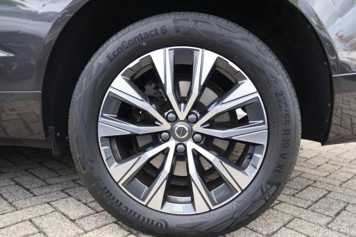 Volvo XC60 Volvo XC60 T6 Recharge AWD Inscription | Stoelverwarming | Trekhaak | Parkeercamera | Leder | Panoramadak | Keyless