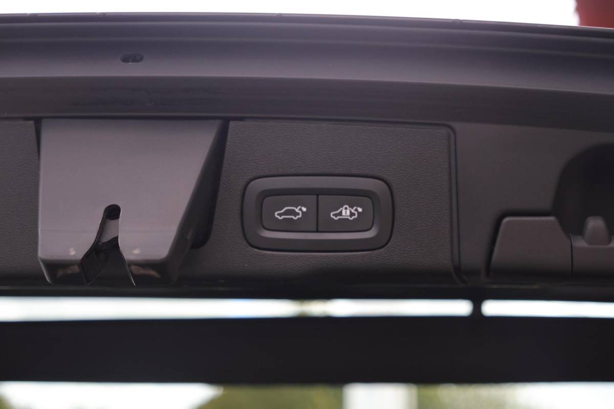 Volvo XC60 Volvo XC60 T6 Recharge AWD Inscription | Stoelverwarming | Trekhaak | Parkeercamera | Leder | Panoramadak | Keyless