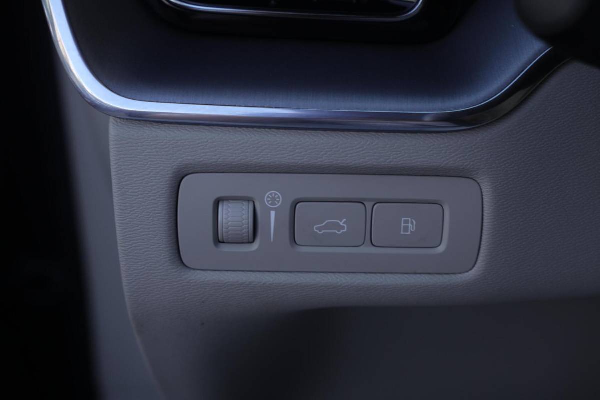 Volvo XC60 Volvo XC60 T6 Recharge AWD Inscription | Stoelverwarming | Trekhaak | Parkeercamera | Leder | Panoramadak | Keyless