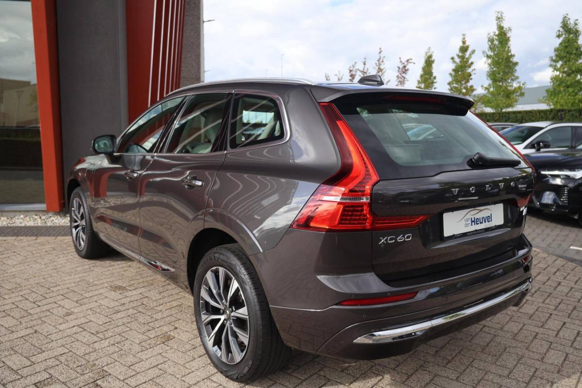 Volvo XC60 Volvo XC60 T6 Recharge AWD Inscription | Stoelverwarming | Trekhaak | Parkeercamera | Leder | Panoramadak | Keyless