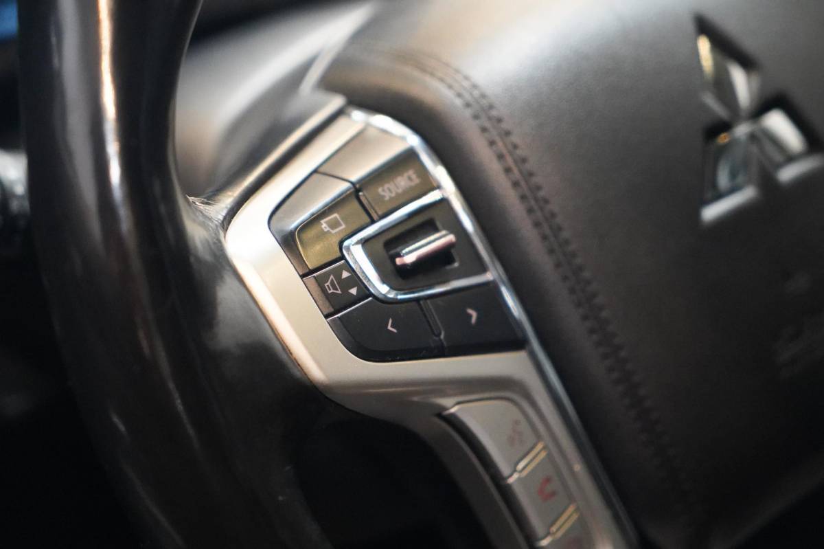 Mitsubishi Outlander Mitsubishi Outlander 2.4 PHEV Intense+ Panorama|CarPlay|4WD|Elektrische achterklep