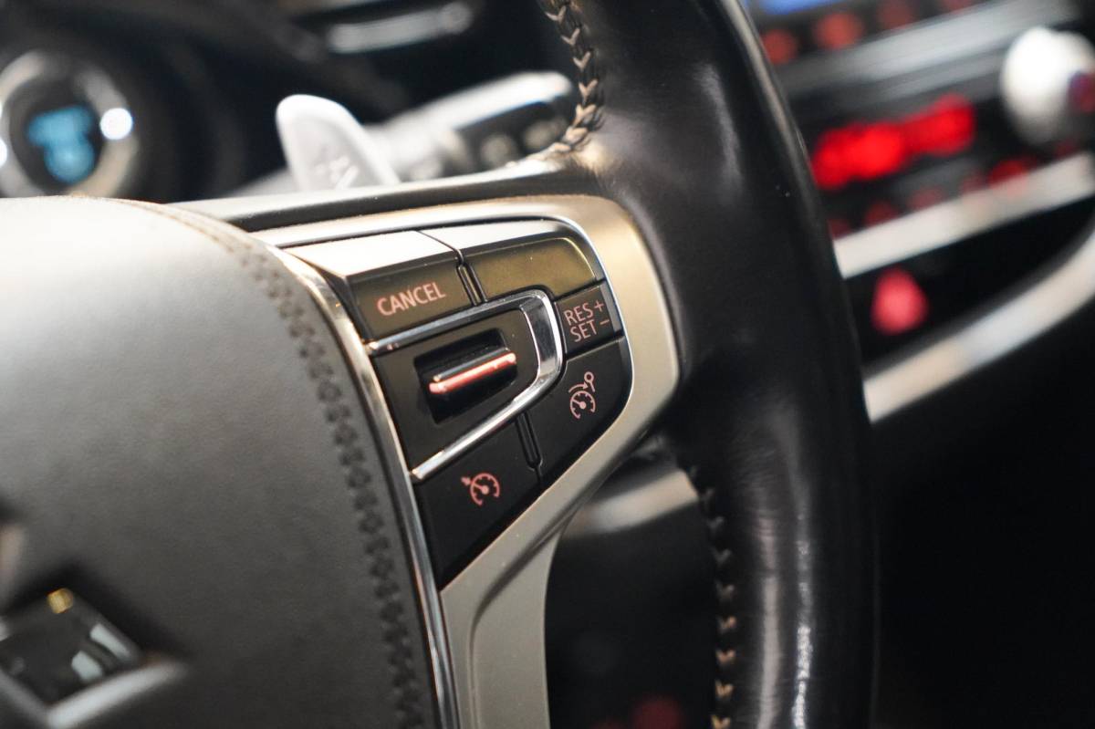Mitsubishi Outlander Mitsubishi Outlander 2.4 PHEV Intense+ Panorama|CarPlay|4WD|Elektrische achterklep