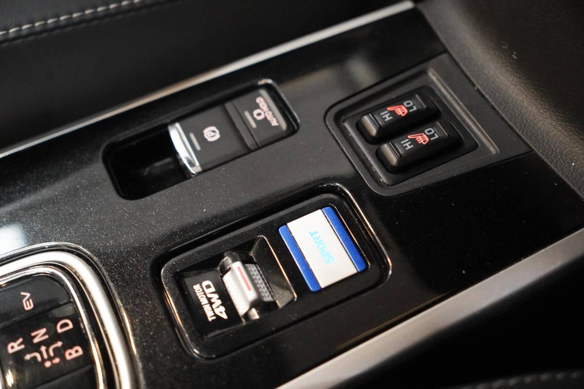 Mitsubishi Outlander Mitsubishi Outlander 2.4 PHEV Intense+ Panorama|CarPlay|4WD|Elektrische achterklep