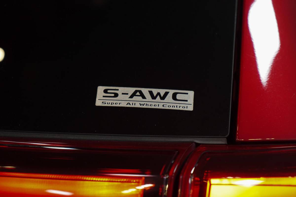 Mitsubishi Outlander Mitsubishi Outlander 2.4 PHEV Intense+ Panorama|CarPlay|4WD|Elektrische achterklep