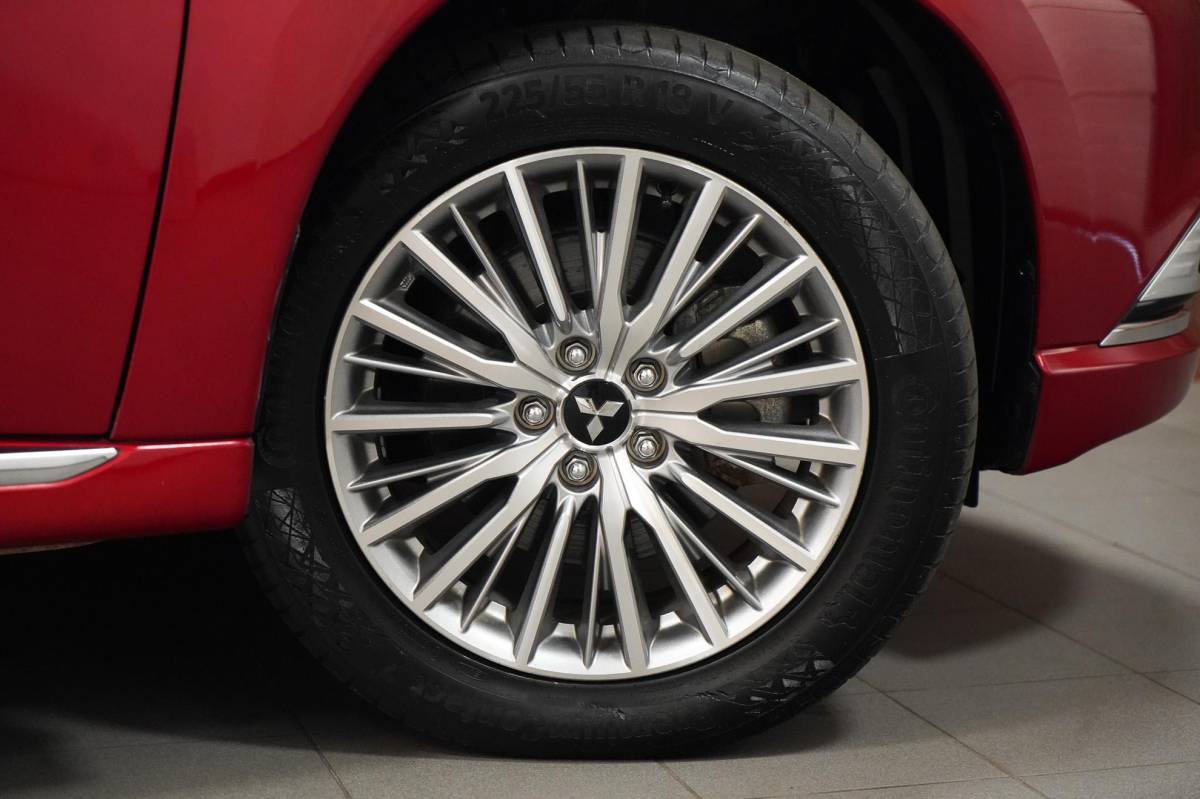 Mitsubishi Outlander Mitsubishi Outlander 2.4 PHEV Intense+ Panorama|CarPlay|4WD|Elektrische achterklep