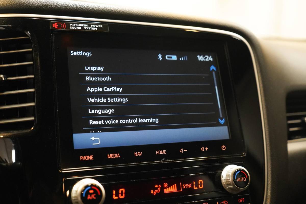Mitsubishi Outlander Mitsubishi Outlander 2.4 PHEV Intense+ Panorama|CarPlay|4WD|Elektrische achterklep