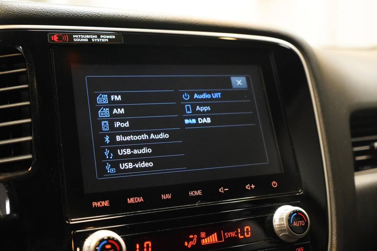 Mitsubishi Outlander Mitsubishi Outlander 2.4 PHEV Intense+ Panorama|CarPlay|4WD|Elektrische achterklep