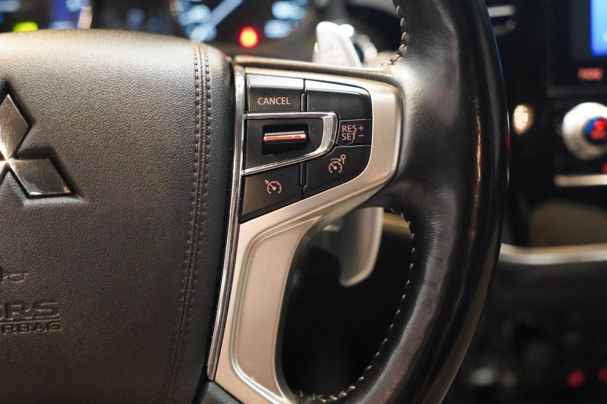 Mitsubishi Outlander Mitsubishi Outlander 2.4 PHEV Intense+ Panorama|CarPlay|4WD|Elektrische achterklep