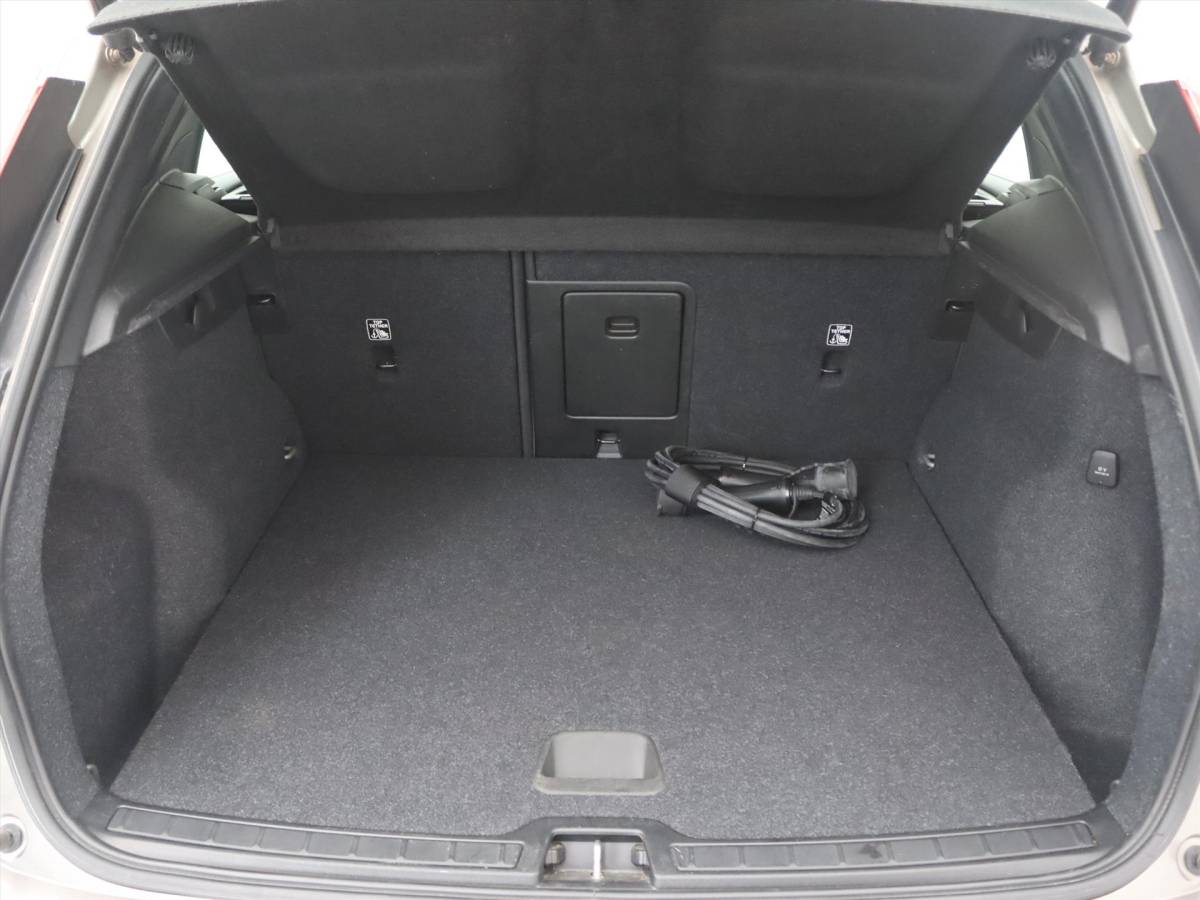 Volvo XC40 Volvo Xc40 T4 Twin Engine 211pk Geartronic Inscription Expression [ LEDER+TREKHAAK+CAMERA+WINTER PAKKET+PDC+CRUISE ]