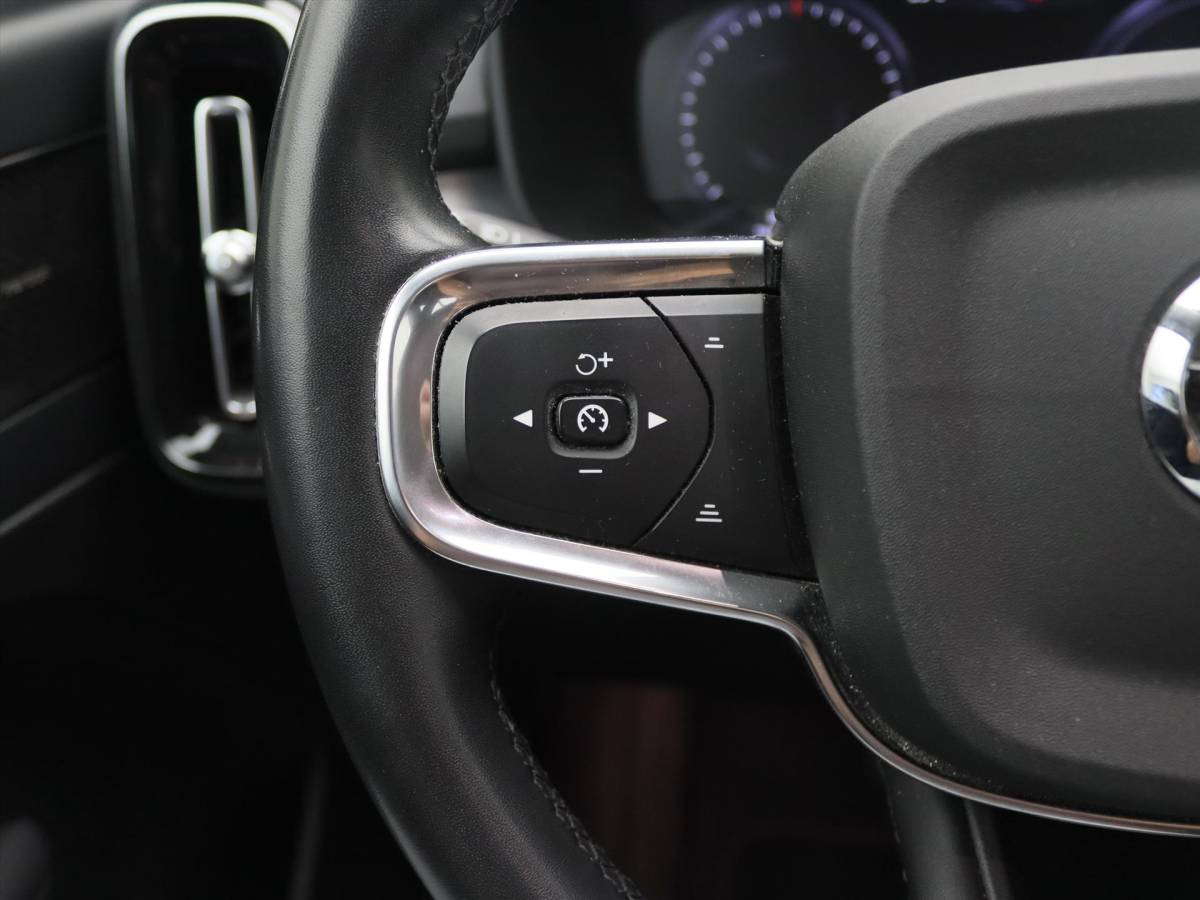 Volvo XC40 Volvo Xc40 T4 Twin Engine 211pk Geartronic Inscription Expression [ HARMAN&KARDON+CLIMAAT+CARPLAY+CRUISE+PDC+NAVIGATIE ]