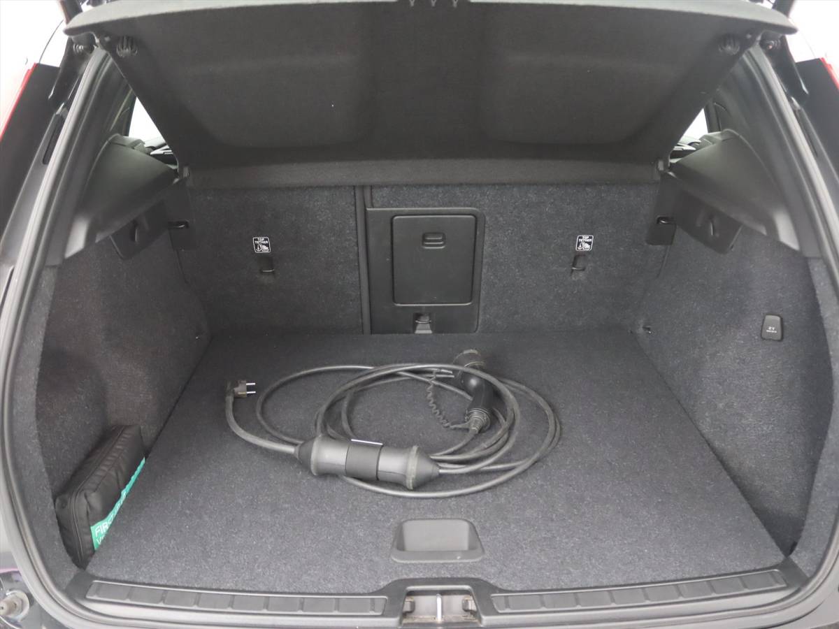 Volvo XC40 Volvo Xc40 T4 Twin Engine 211pk Geartronic Inscription Expression [ HARMAN&KARDON+CLIMAAT+CARPLAY+CRUISE+PDC+NAVIGATIE ]